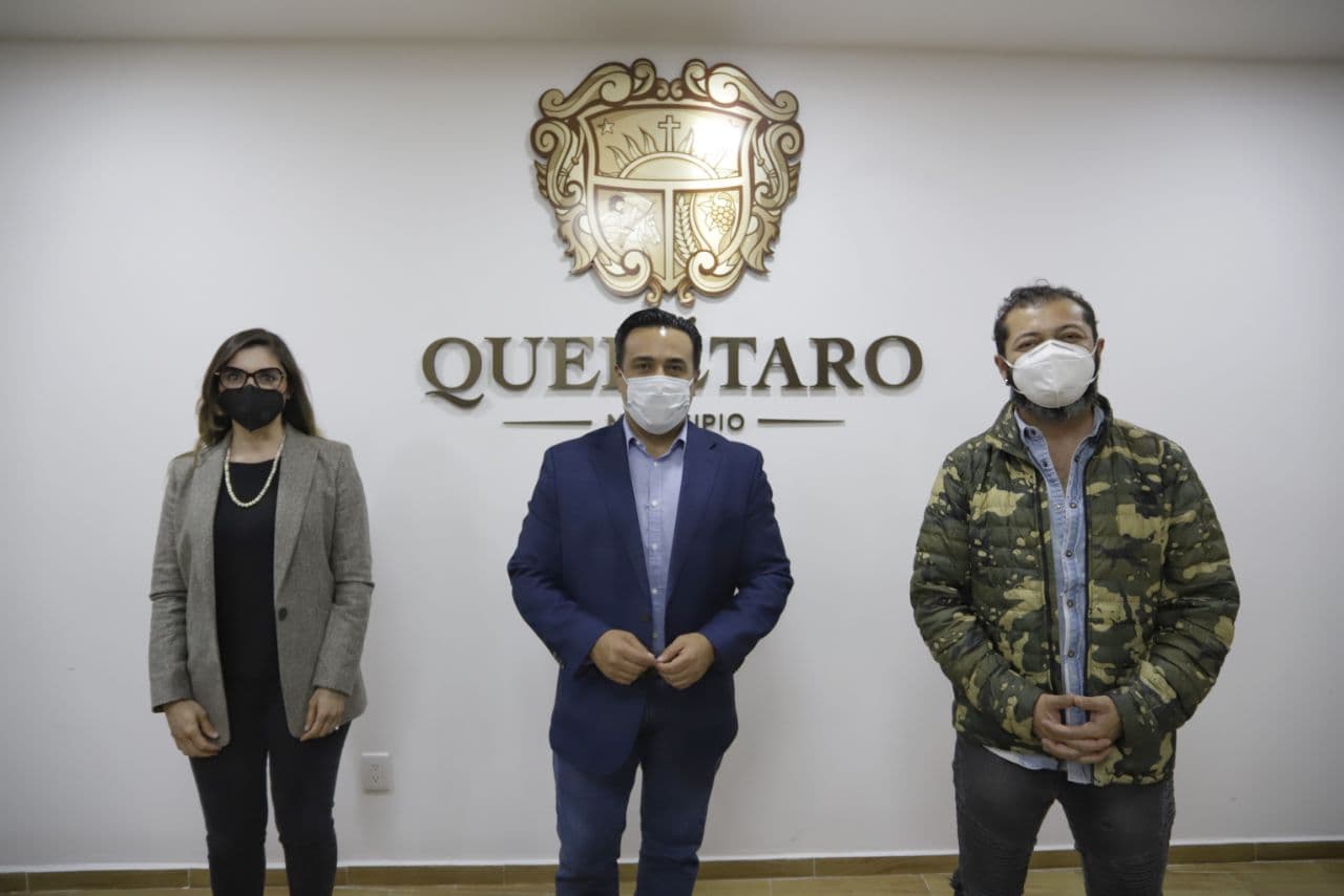 El presidente municipal de Querétaro, Luis Bernardo Nava Guerrero, y el artista Edgar Oceransky confirmaron la cancelación del Trovafest 2020. Foto: Especial