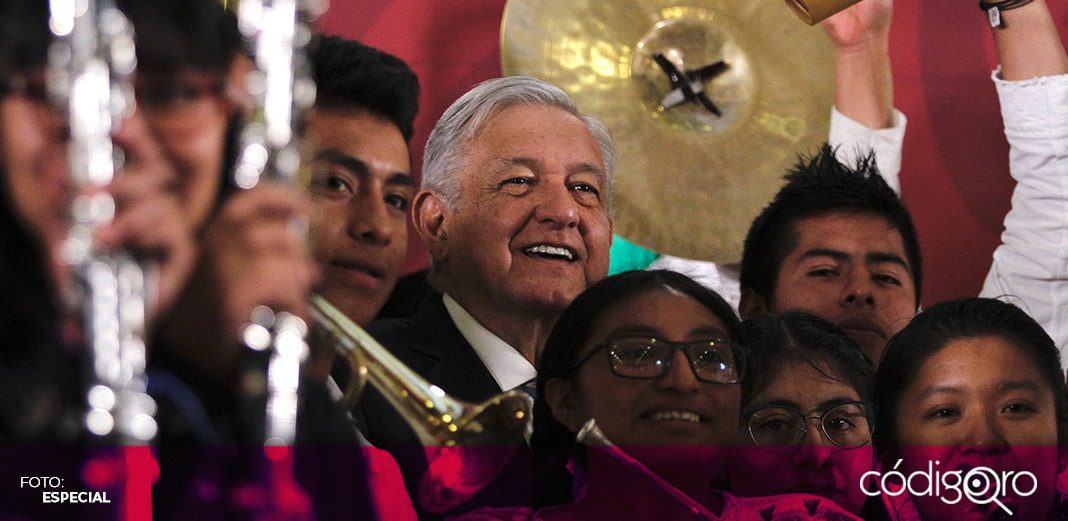 Quien gane el avión podrá estacionarlo en aeropuertos de la FAM: AMLO