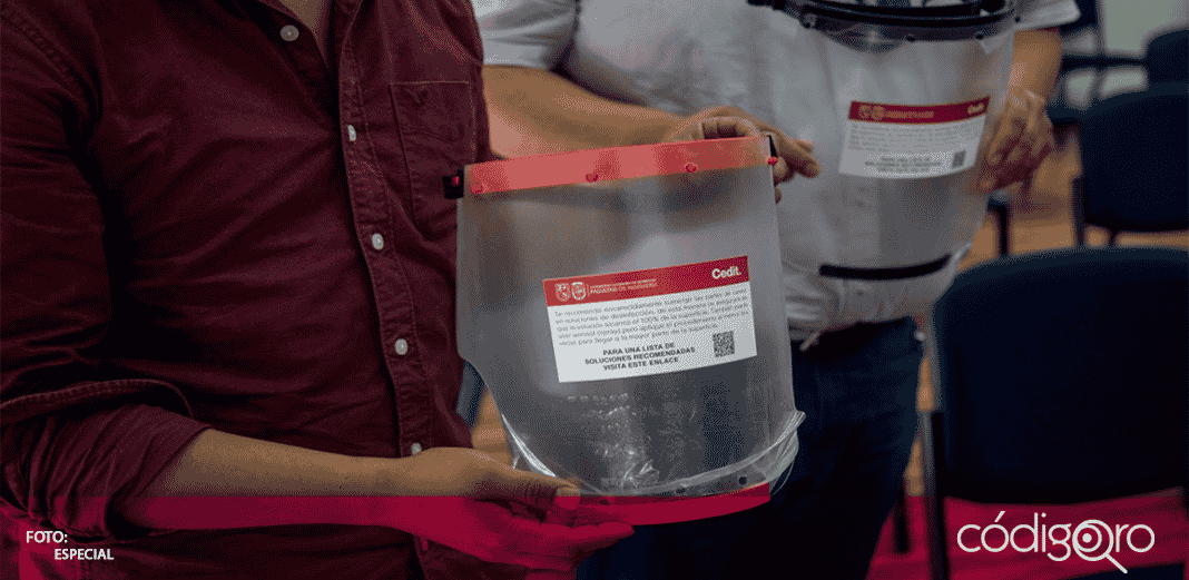 Estudiantes de la UAQ producen y donan equipo protector médico contra COVID-19
