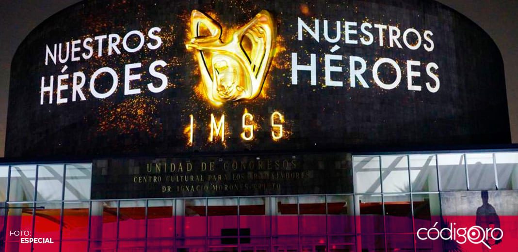 En fachada del Centro Médico Siglo XXI rinden homenaje a los #HeroesDeLaSalud