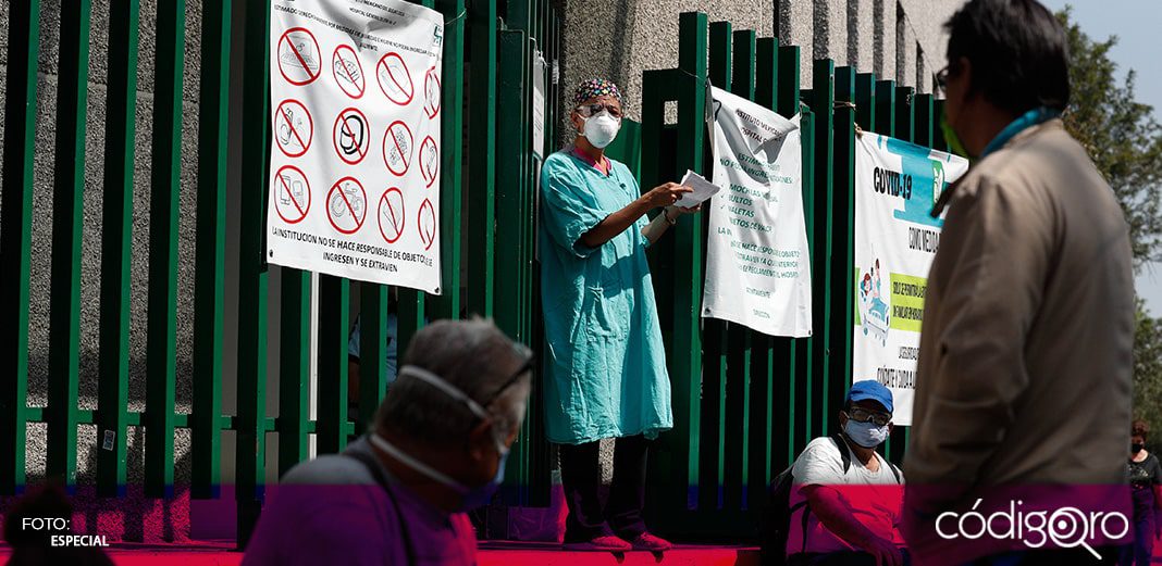 Lanzan seguro de vida para trabajadores de salud que atienden COVID-19