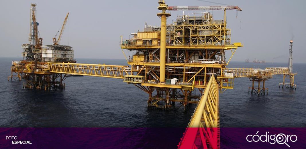 En julio, extracción de petróleo de Pemex cayó a su nivel más bajo en 40 años