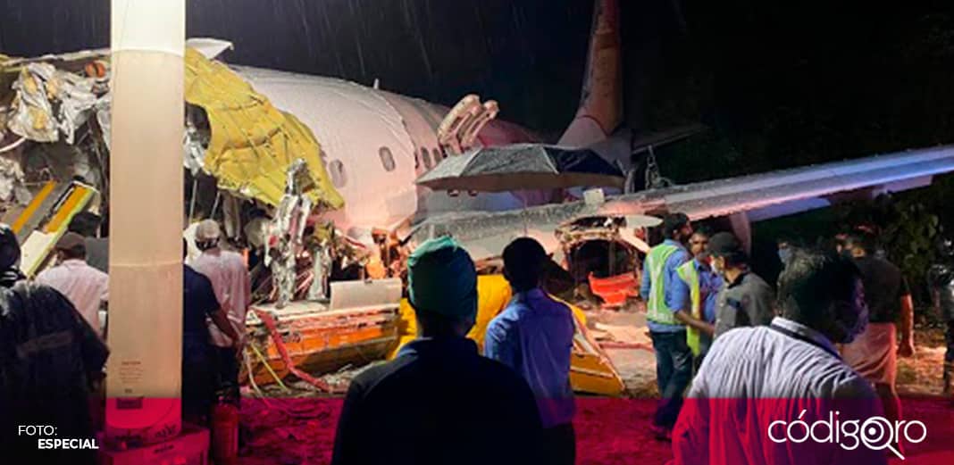 Avión de Air India Express se parte en dos tras estrellarse; hay 14 muertos y 15 heridos
