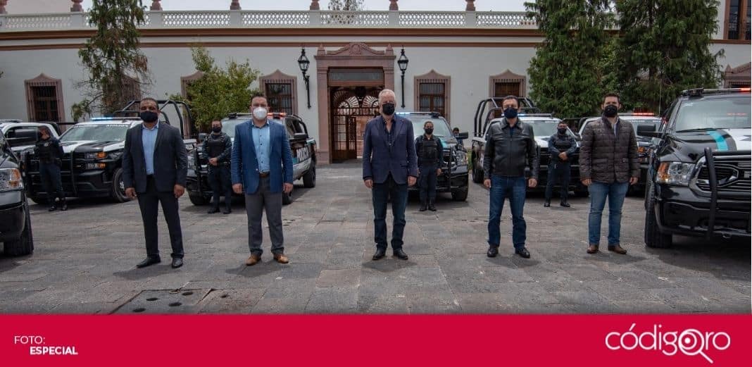 Enrique Vega Carriles entrega 25 patrullas a la Policía Municipal de El Marqués