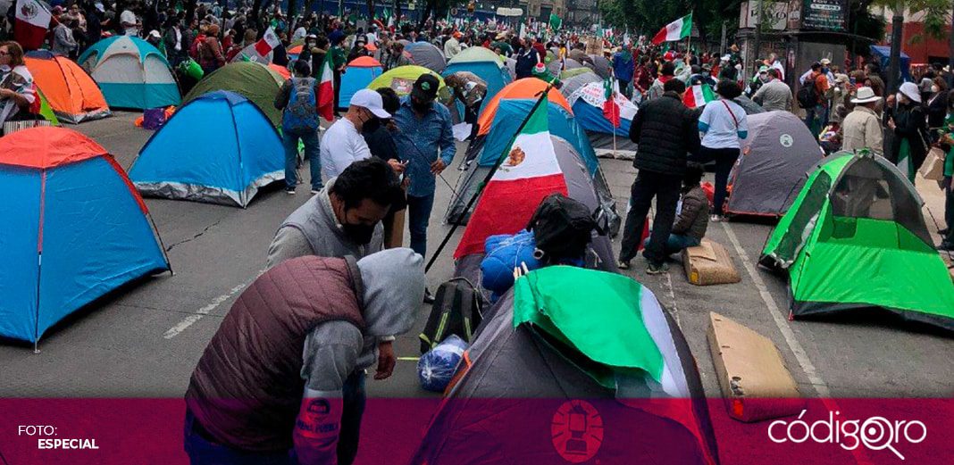 AMLO garantiza libertad de manifestarse del plantón del FRENAAA