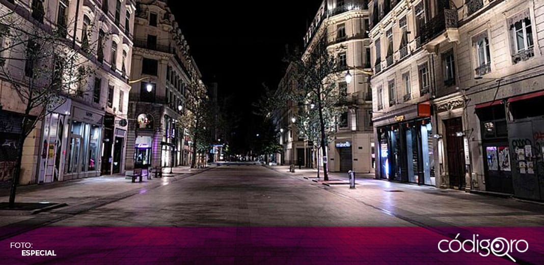 París se torna desierto tras toque de queda
