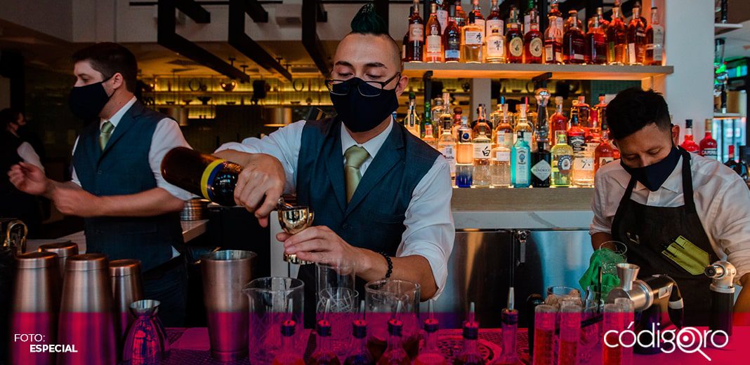 Los Ángeles cierra bares y restaurantes por Covid-19