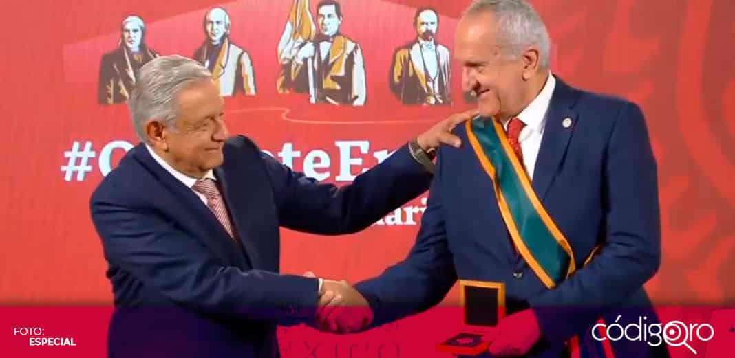Jesús Seade anuncia su retiro; recibe condecoración Miguel Hidalgo por su trabajo en el T-MEC