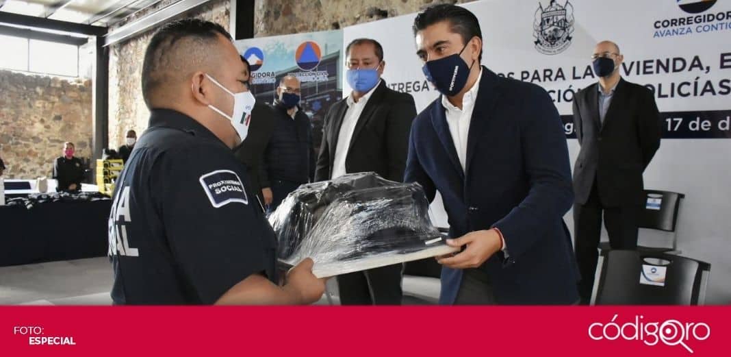 Entregan apoyos de vivienda a personal de Seguridad y Protección Civil de Corregidora