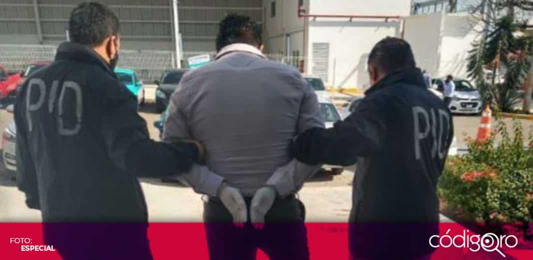 Detienen a 2 funcionarios municipales de Querétaro por presuntos delitos de corrupción