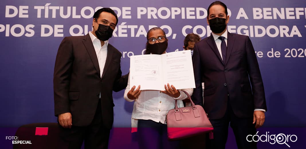 Entregan títulos de propiedad a habitantes de Querétaro, Corregidora y El Marqués