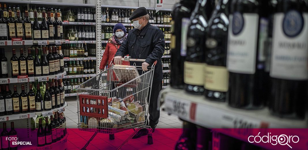 Regulador de salud recomienda no mezclar con alcohol la vacuna rusa contra el Covid-19