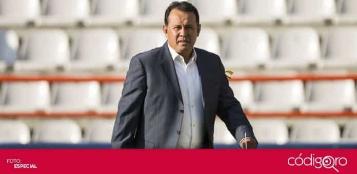 Juan Reynoso Cruz Azul Cruz Azul confirmó la contratación del peruano Juan Reynoso como su nuevo director técnico. Foto: Especial