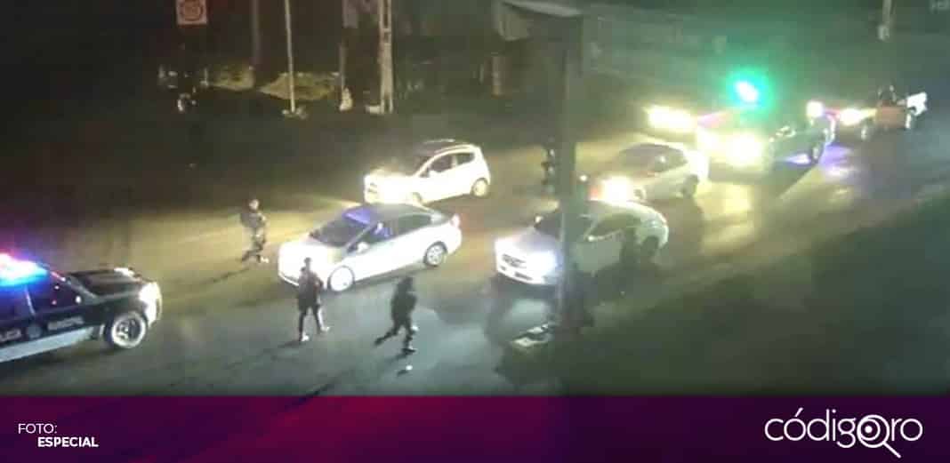 Tres detenidos tras persecución; hay policías lesionados y patrullas chocadas