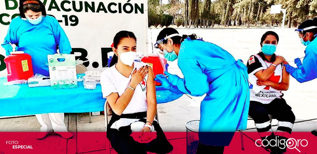 Elementos de la Cruz Roja Querétaro reciben vacuna contra Covid-19