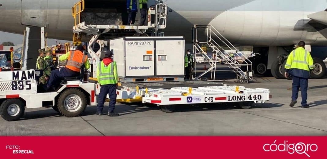 México recibe primeras 200 mil dosis de la vacuna china Sinovac contra COVID-19