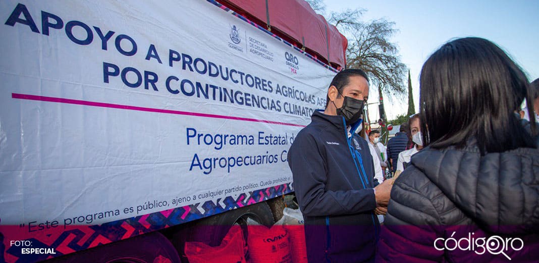 En gira de trabajo por la sierra, Francisco Domínguez entrega obras y apoyos en Landa de Matamoros