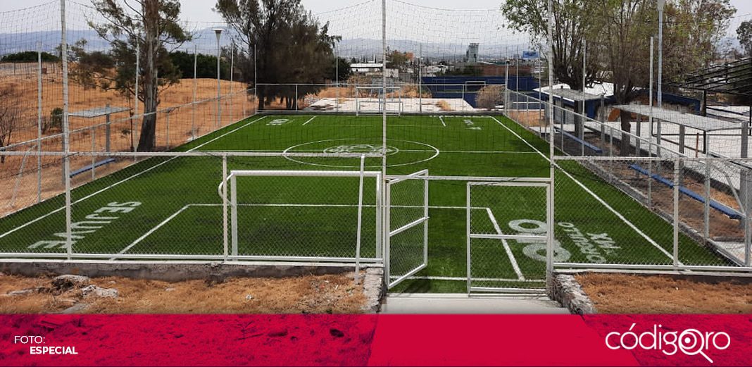 Entregan rehabilitación de espacios deportivos en Escuela de Bachilleres UAQ