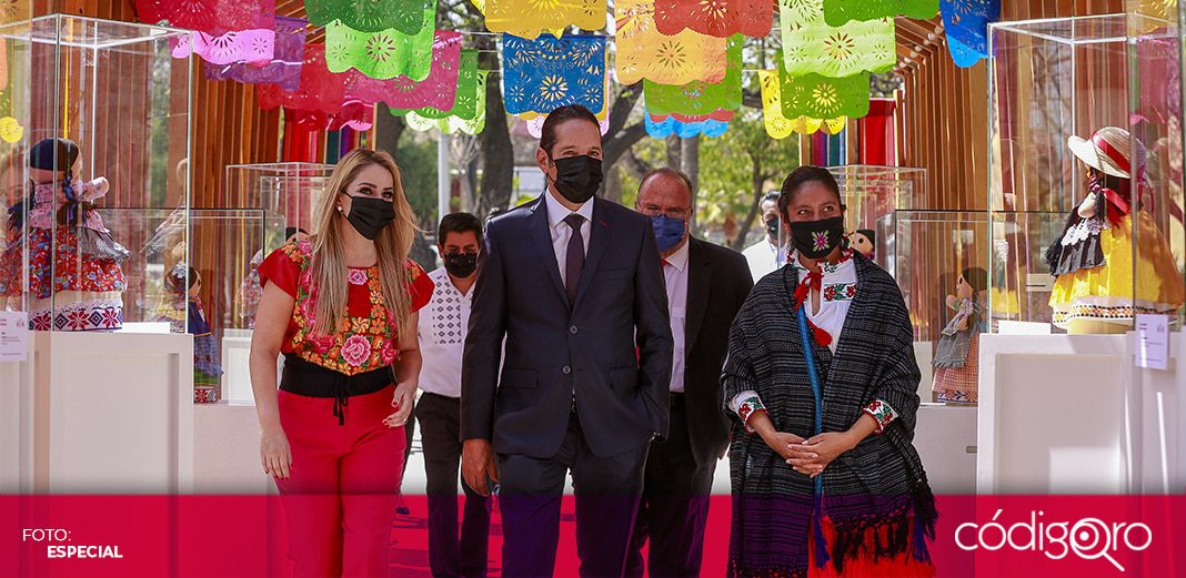 Gobernador inaugura exposición "Lele se viste de Querétaro"