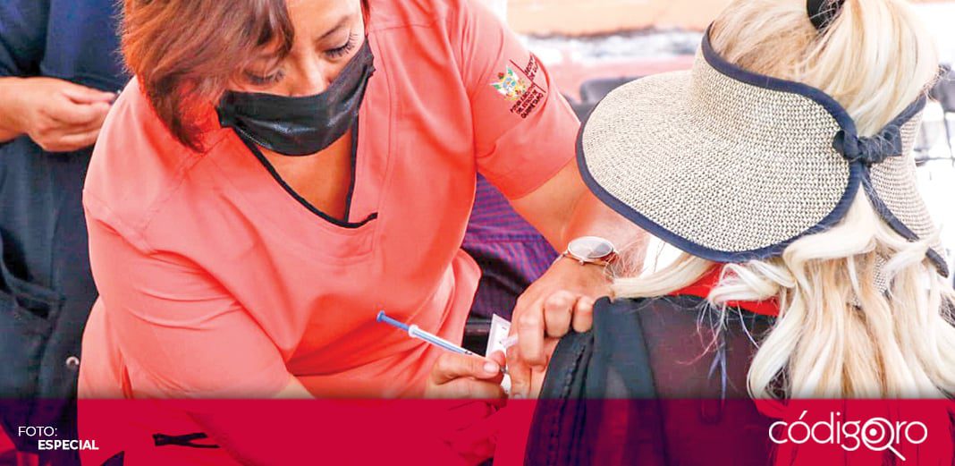Vacunación contra Covid-19 en Tequisquiapan, entre retrasos y largas filas