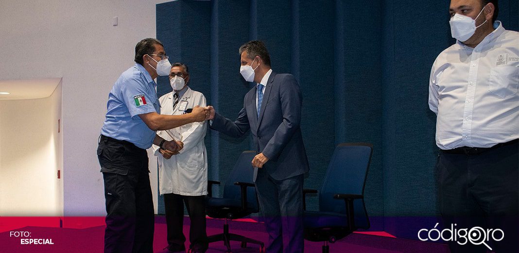 Reconocen a médicos y paramédicos con 10 años de servicio en CRUM