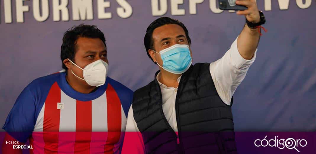 Nava entrega uniformes deportivos a ligas interdelegacionales
