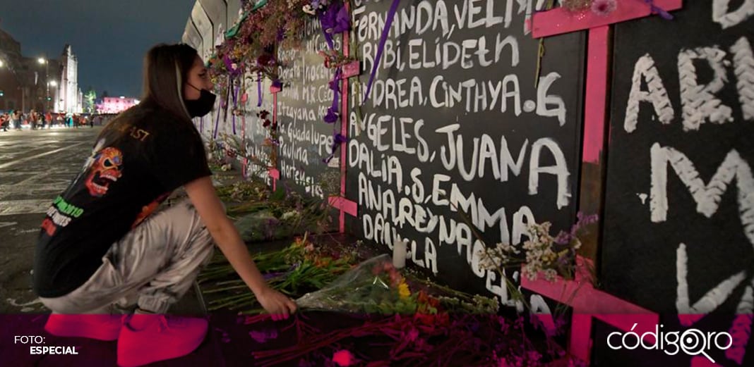 Muro en Palacio Nacional iba a permanecer una semana, pero "lo destruyeron": AMLO