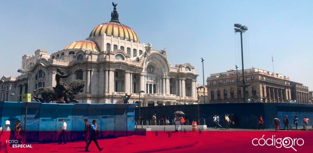 Vallas en Palacio Nacional no son por miedo, sino para evitar provocaciones: AMLO