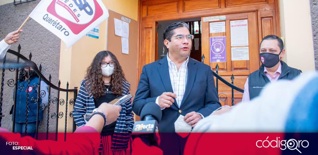 Carlos Rentería se registra como candidato a la alcaldía de Querétaro