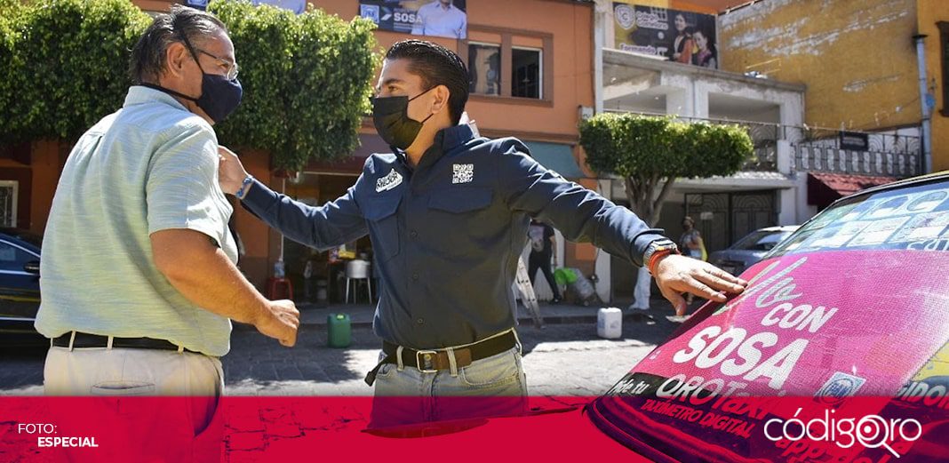 Roberto Sosa realiza recorrido en la colonia El Pueblito