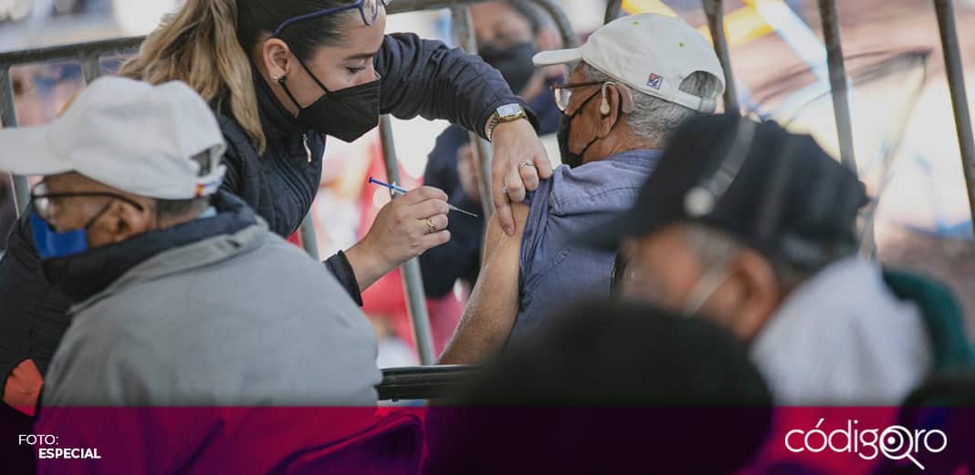 Comienza vacunación de adultos mayores contra COVID-19 en la capital queretana