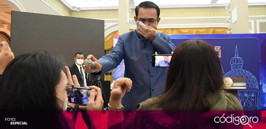 Tailandia sanciona a su primer ministro por no usar cubrebocas
