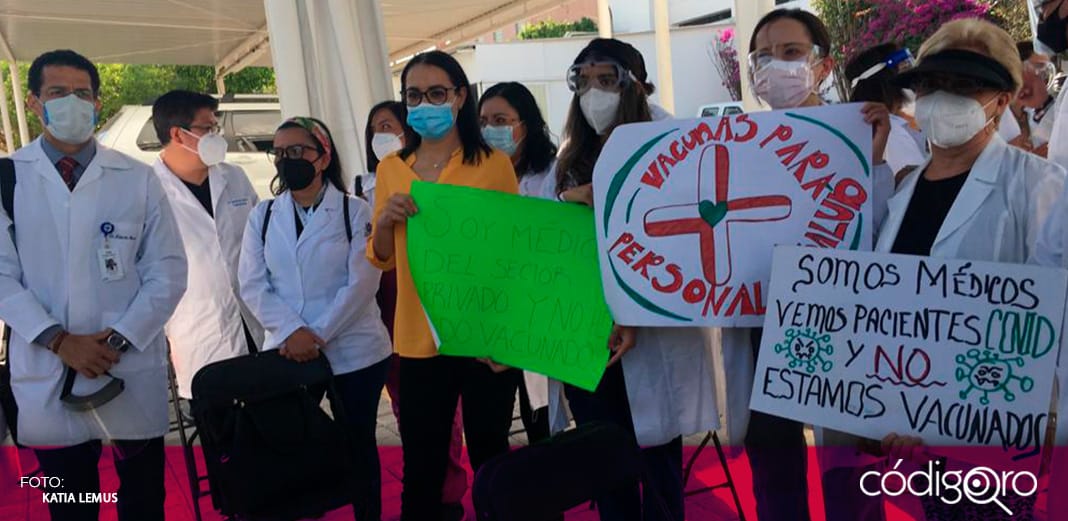 Se manifiestan médicos privados; piden ser vacunados contra el COVID-19