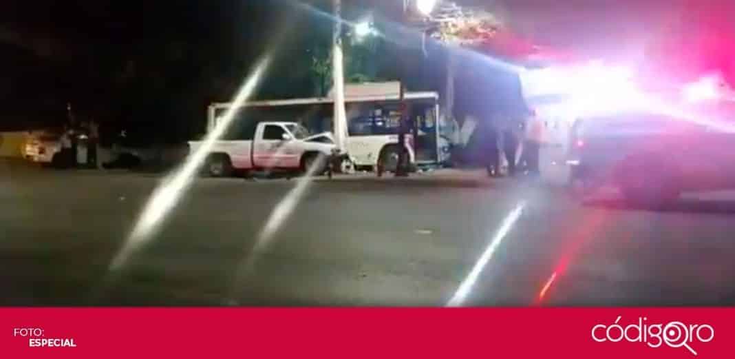 Autobús de transporte público y camioneta protagonizan accidente en Tecnológico