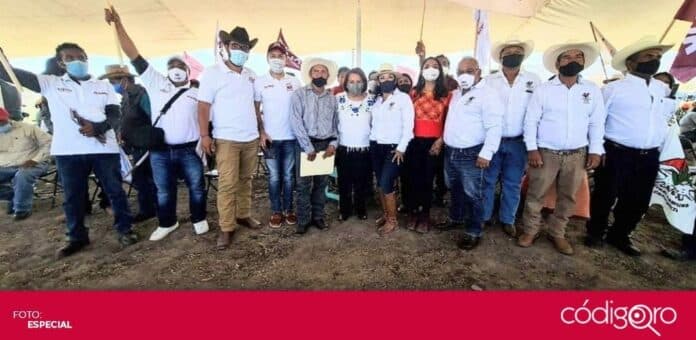 Celia Maya Garcia ejidatarios Pena Colorada La candidata de Morena a la gubernatura del estado de Querétaro, Celia Maya García, prometió revisar el asunto de Peña Colorada. Foto: Especial