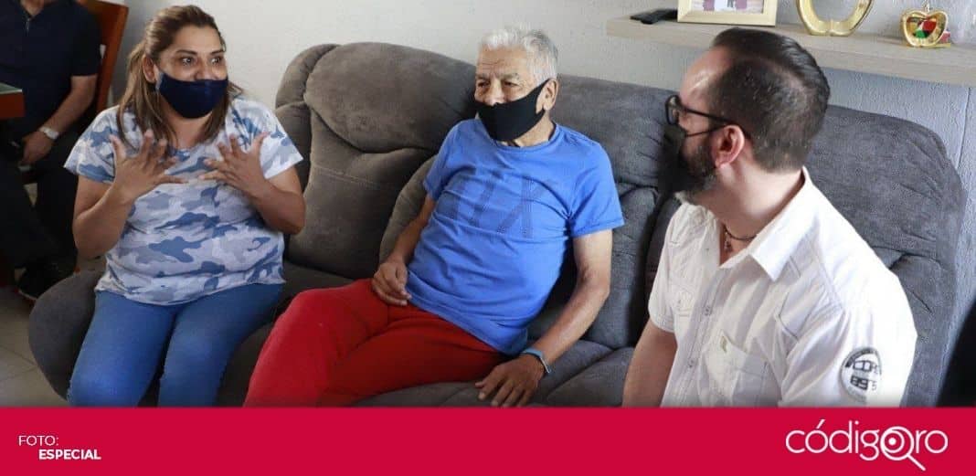 Municipio de Querétaro sigue con entrega de brazaletes para adultos mayores