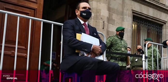 Gobernador de Michoacan Lopez Obradorjpg El gobernador de Michoacán, Silvano Aureoles, se presentó a las afueras de Palacio Nacional. Foto: Especial