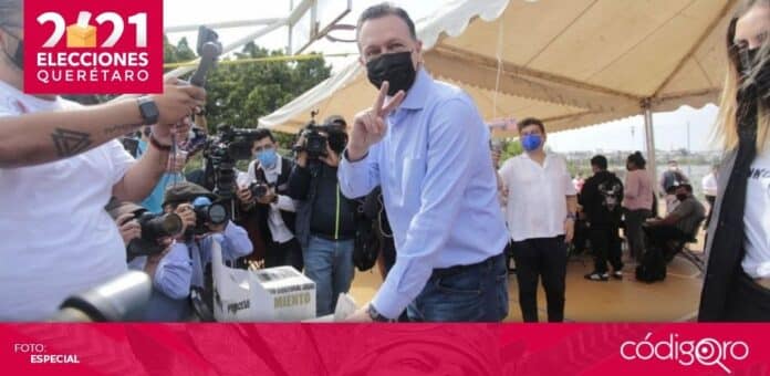 Mauricio Kuri emite su voto El candidato común del PAN y QI a la gubernatura, Mauricio Kuri González, acudió a emitir su voto. Foto: Especial