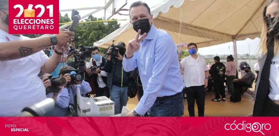 Mauricio Kuri González emite su voto