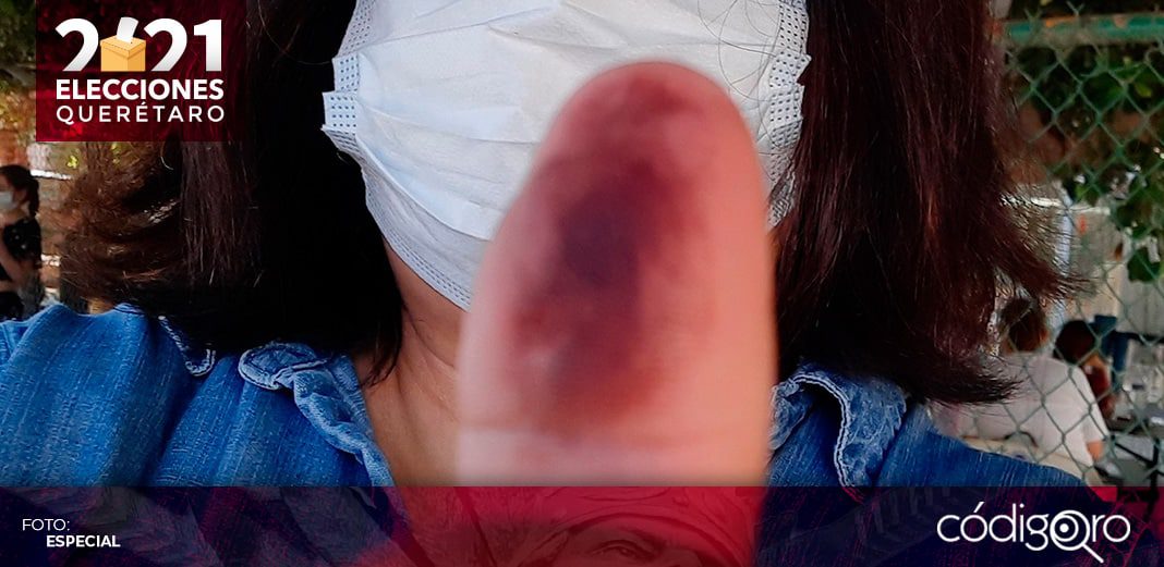 Con dedo marcado con tinta indeleble acuden a restaurante por su descuento