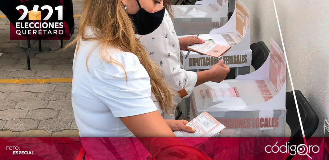 Candidata del PRD a la gubernatura de Querétaro acudió a emitir su voto