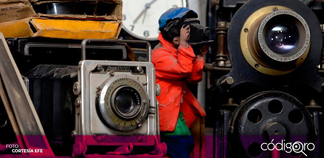 Mexicano colecciona 3 mil cámaras fotográficas de todas las épocas
