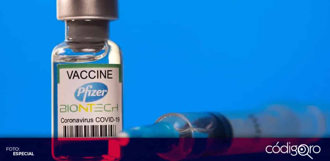 Protección de vacunas Pfizer y AstraZeneca baja a los seis meses: estudio