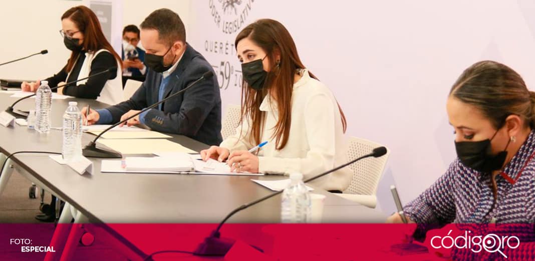 Secretaria de Planeación y Finanzas, Martha Lorena Leal Ruiz, comparece ante diputados