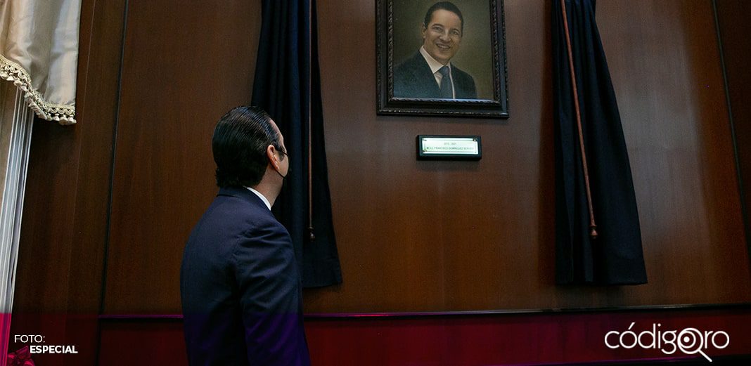 Gobernador devela retrato oficial en Palacio de Gobierno