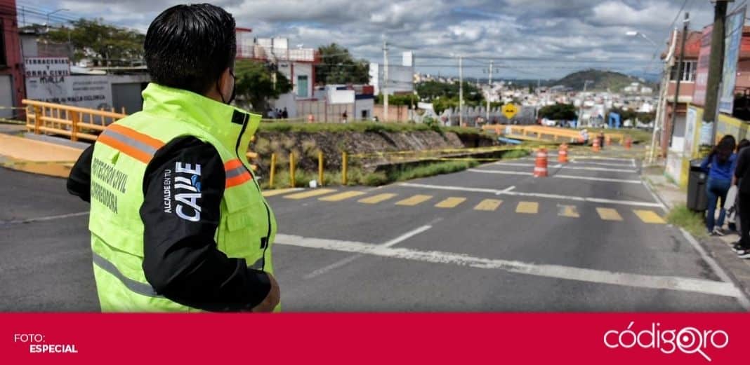 Socavón en avenida Candiles, por fuerza y cantidad de agua: Roberto Sosa