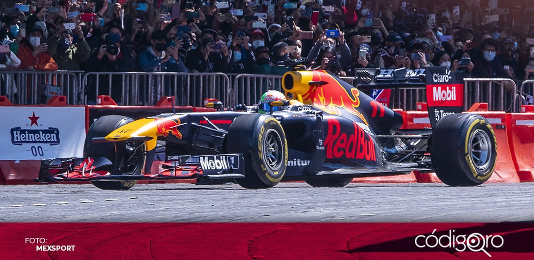 Más de 100 mil personas abarrotan Paseo de la Reforma en Show Run de "Checo"
