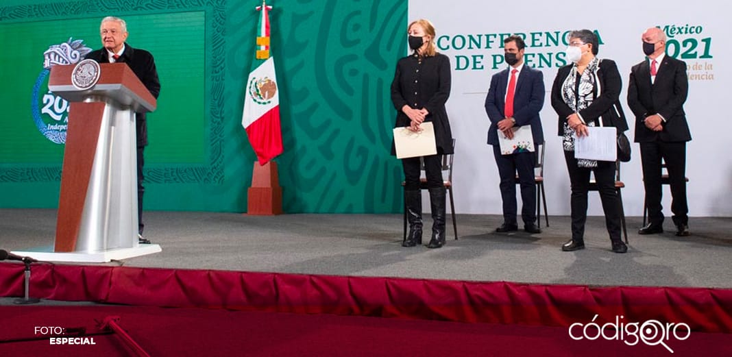 Boda de Santiago Nieto y Carla Humphrey, un asunto escandaloso: AMLO