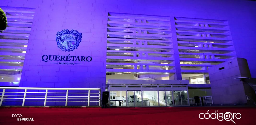 Iluminan de azul el Centro Cívico contra el cáncer de próstata