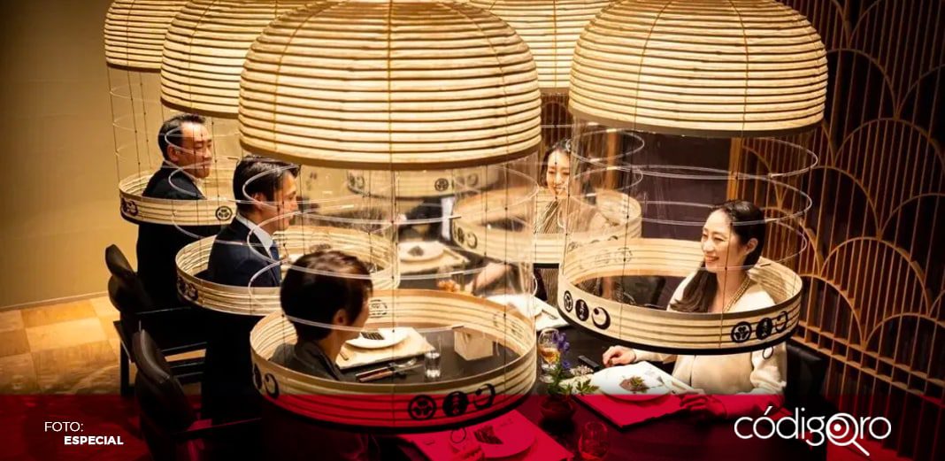 La sana distancia en un restaurante ¡Si es posible! y en Tokio se pusieron creativos